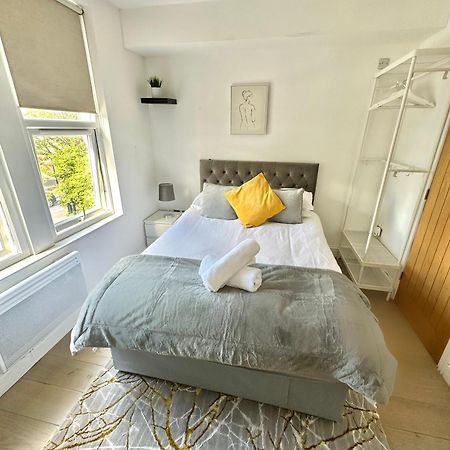 Cosy En-Suite Room In Stratford ロンドン エクステリア 写真