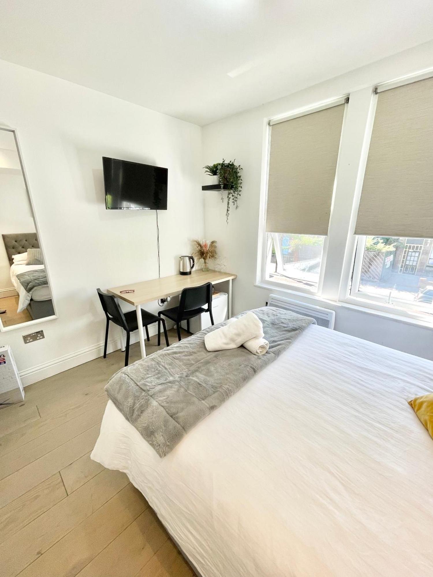 Cosy En-Suite Room In Stratford ロンドン エクステリア 写真