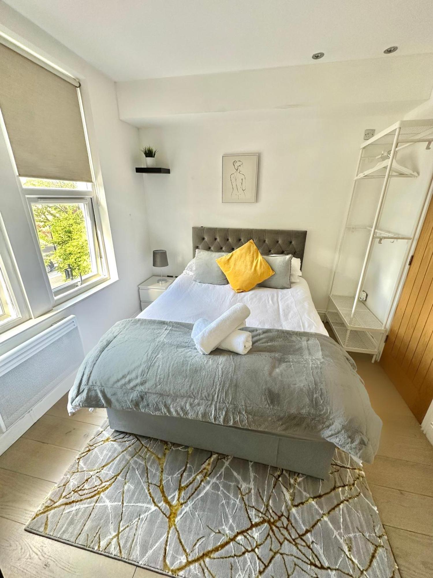 Cosy En-Suite Room In Stratford ロンドン エクステリア 写真
