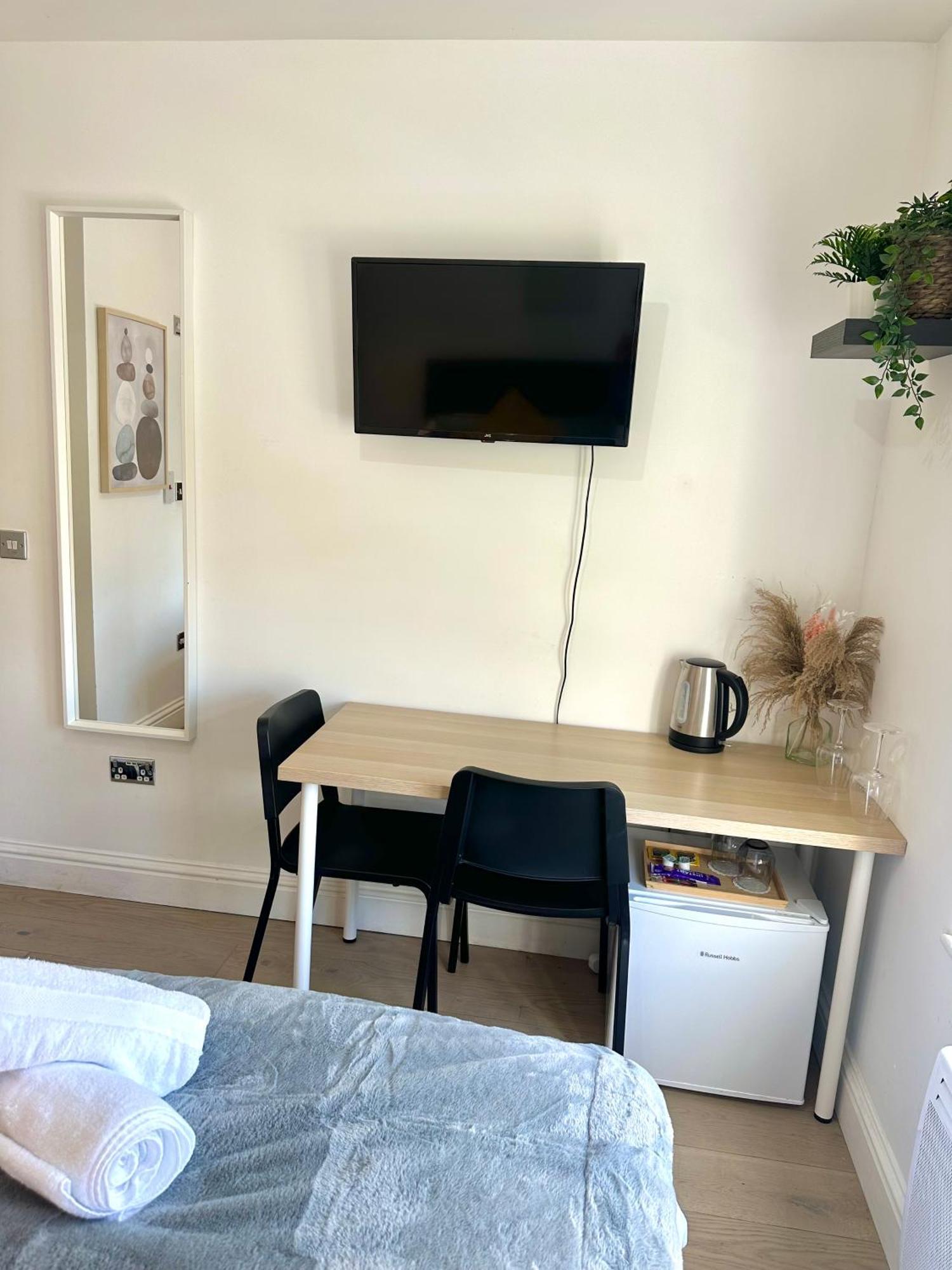 Cosy En-Suite Room In Stratford ロンドン エクステリア 写真